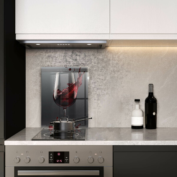 Glass worktop saver Red wine in a glass