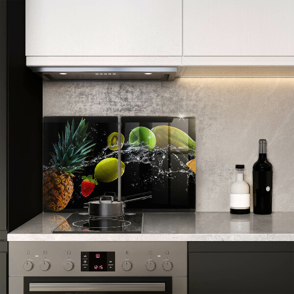 Chopping board Fruits in water