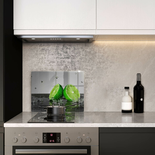 Chopping board glass Juicy lime and water