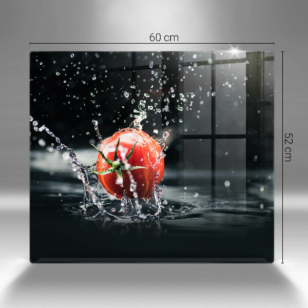 Chopping board Tomato in water