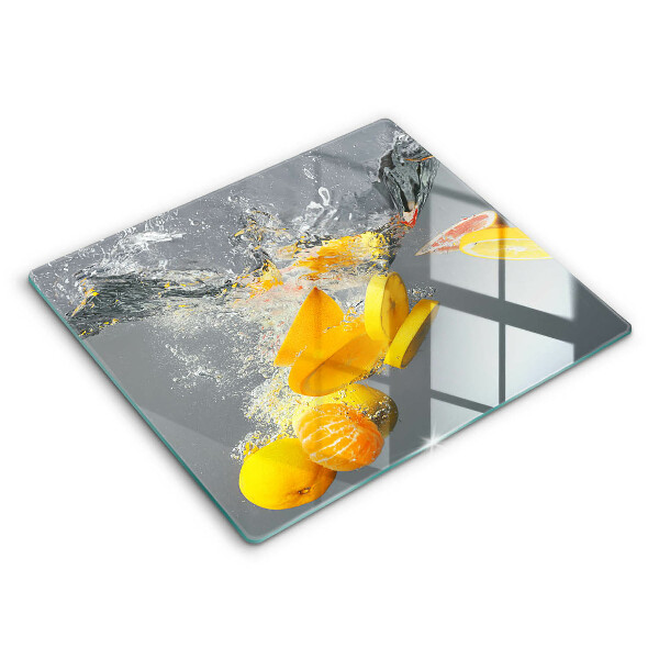 Chopping board Lemons in water