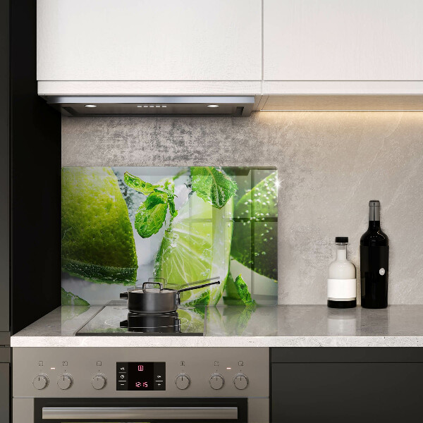 Chopping board glass Water with lime and ice