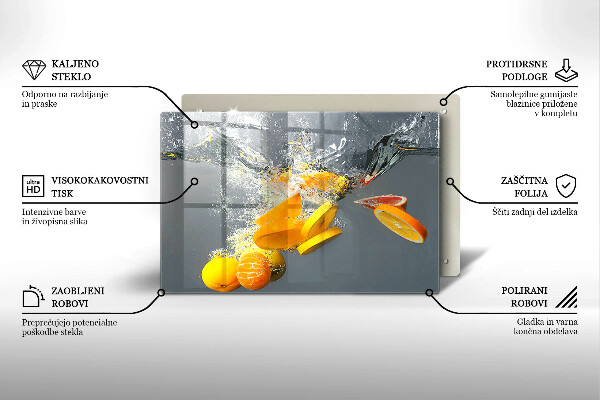 Chopping board Lemons in water