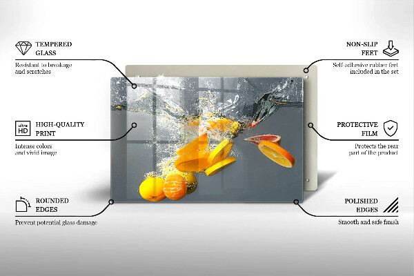 Chopping board Lemons in water