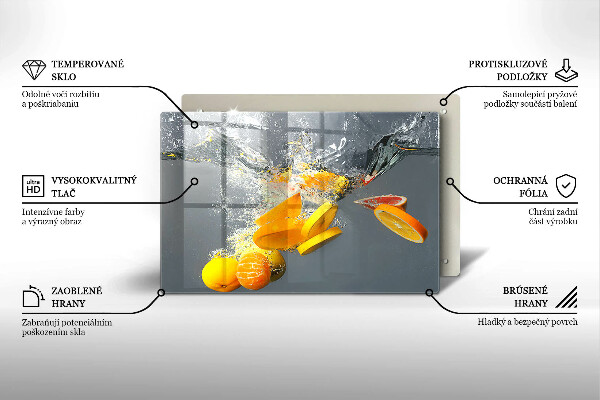 Chopping board Lemons in water
