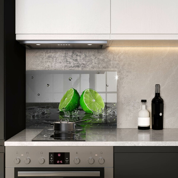 Chopping board glass Juicy lime and water