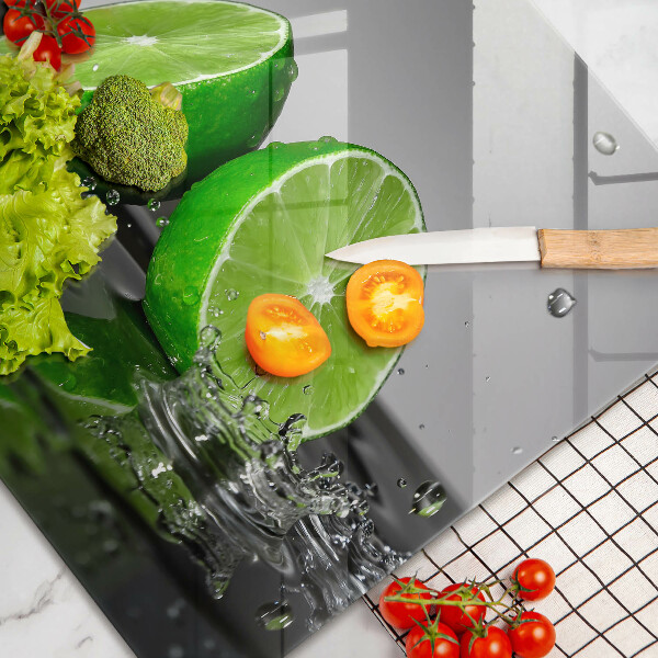 Chopping board glass Juicy lime and water