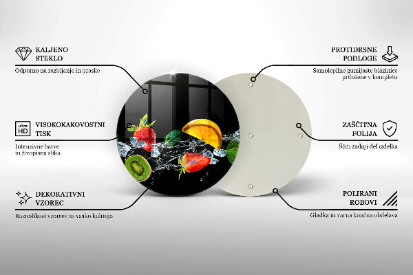 Cutting board Fruits in water