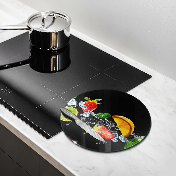 Cutting board Fruits in water