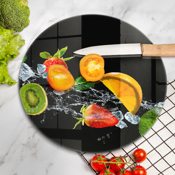 Cutting board Fruits in water