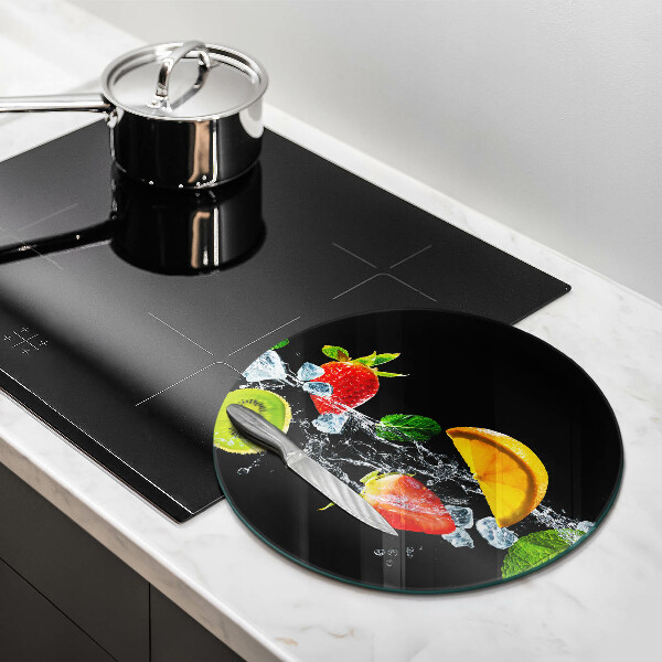 Cutting board Fruits in water