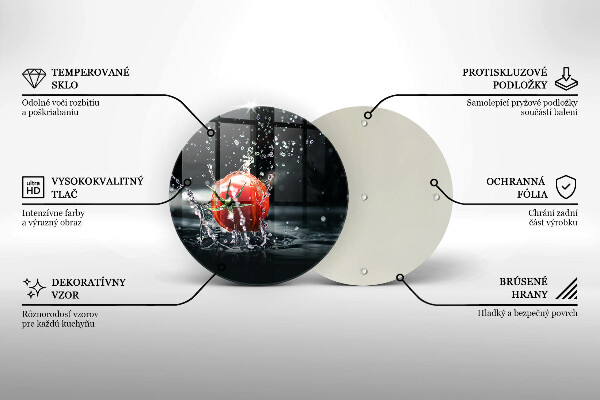 Cutting board Tomato in water