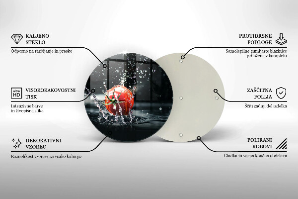Cutting board Tomato in water