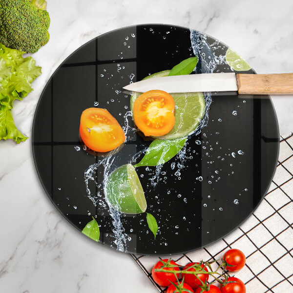 Glass worktop saver Juicy lime in water