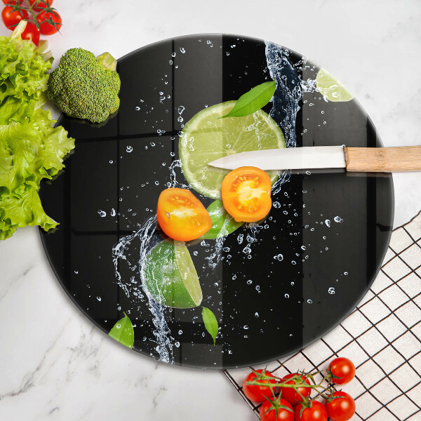 Glass worktop saver Juicy lime in water