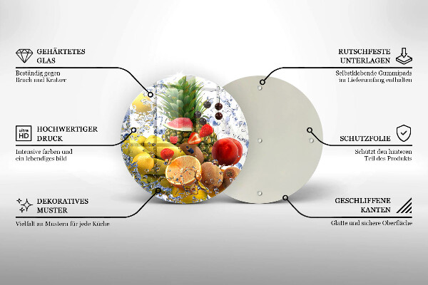 Chopping board Juicy fruit and water