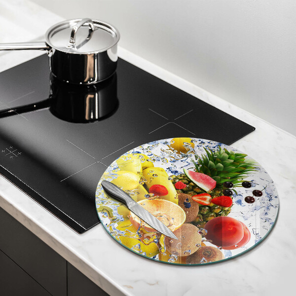 Chopping board Juicy fruit and water