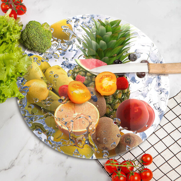 Chopping board Juicy fruit and water