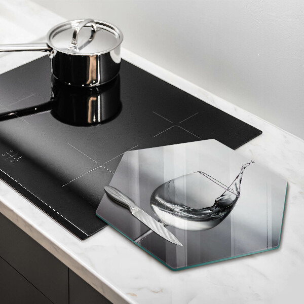 Chopping board glass A glass of water