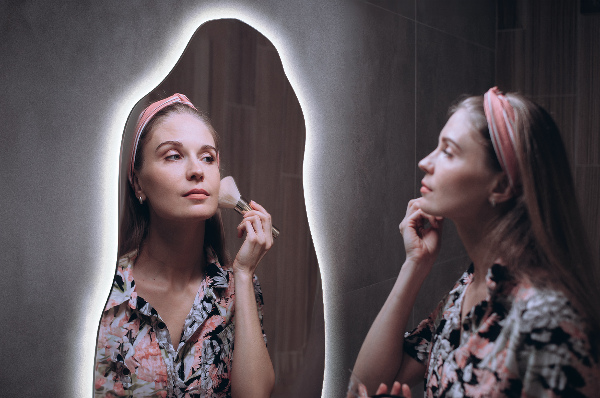 Organic shape led backlit mirror minimalist 45x90 cm