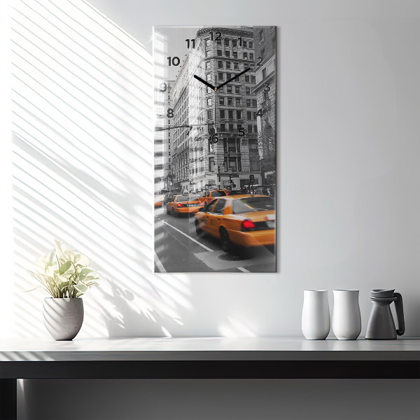 Modern vertical wall clock Manhattan and Taxis