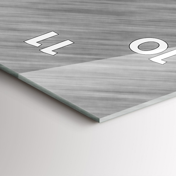 Modern vertical wall clock Metal wall