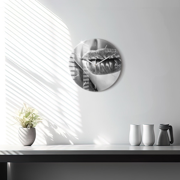 Round glass clock 'Woman''s lips'