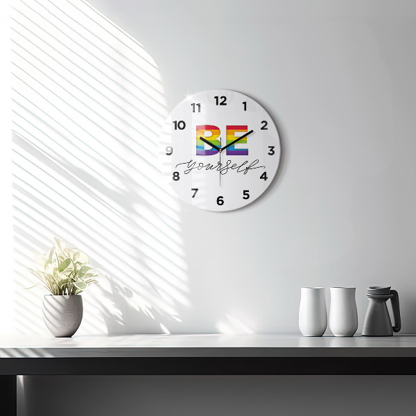 Round glass clock The inscription Be yourself