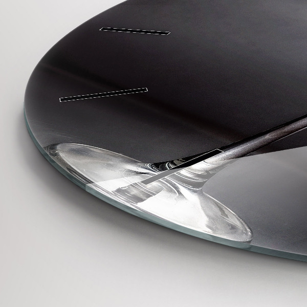 Round glass clock Glass of wine