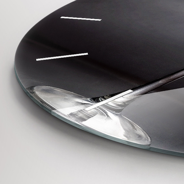 Round glass clock Glass of wine